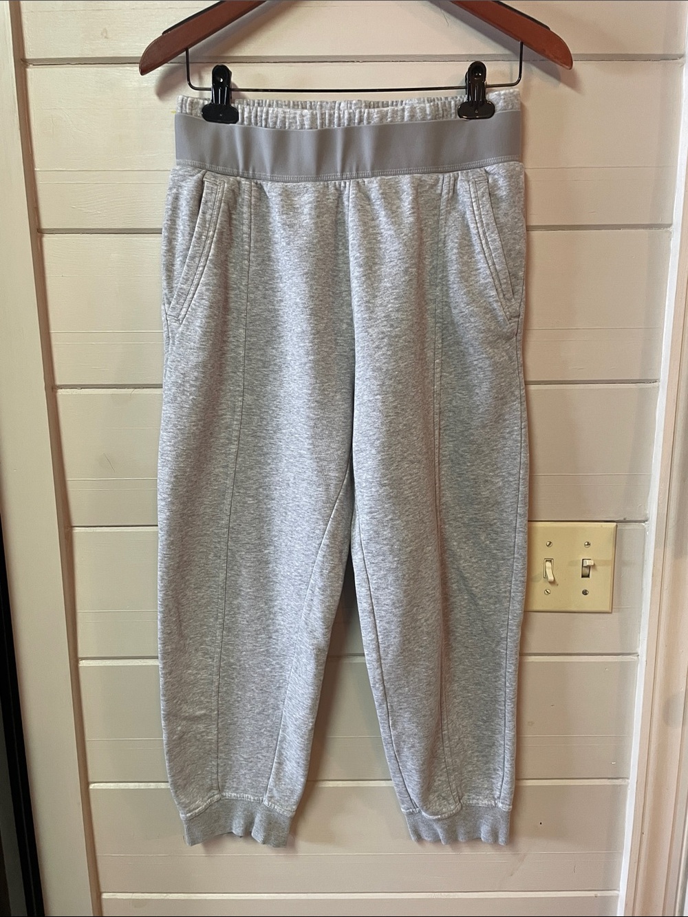 ADIDAS BY STELLA
MCCARTNEY Gray Sweatpants Size M.